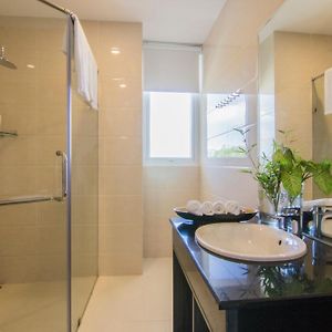 Three-Bedroom Apartment Sea View